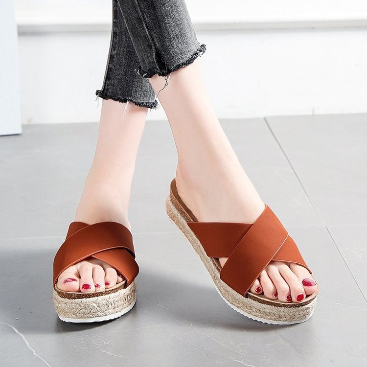 Thick-soled Comfortable Large Size Outdoor Slippers